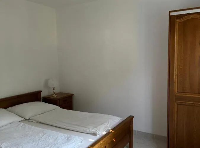 Ruzica 100 Meters From The - Ta Leut Agency